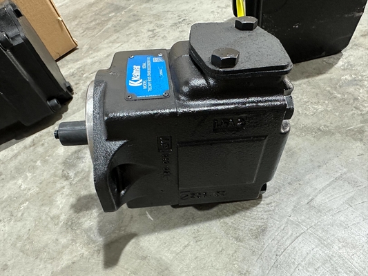 425817.8274 水力ポンプ カルマールリーチスタッカー部品
