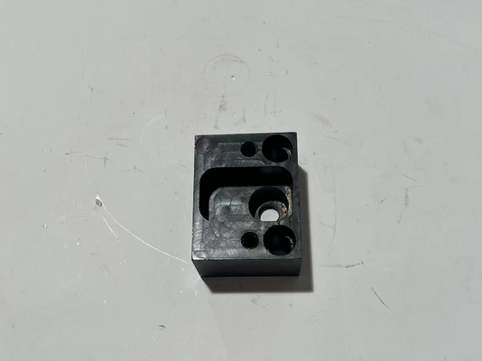 758132 コンネクタ エルム 広げる 部品
