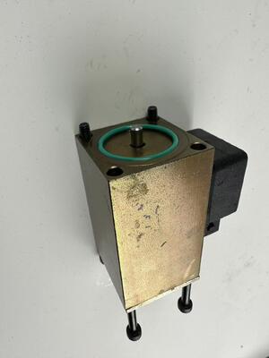 0009736081 電磁弁 リンデ リッチ スタッカー 部品