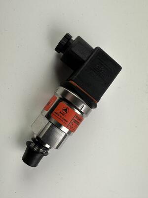 B240600000249 圧力センサー Sany リーチスタッカー部品