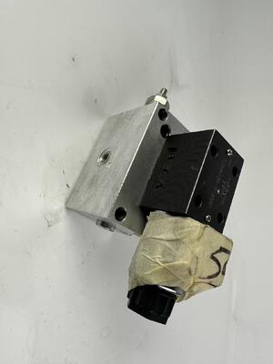 594340 バルブ CVS Ferrari リーチスタッカー部品