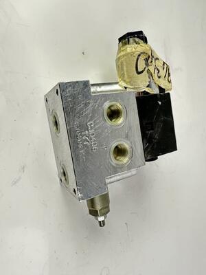 594340 バルブ CVS Ferrari リーチスタッカー部品